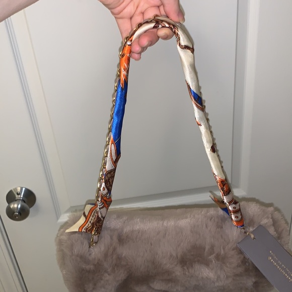 Patterned Twilly - Picture 9 of 17